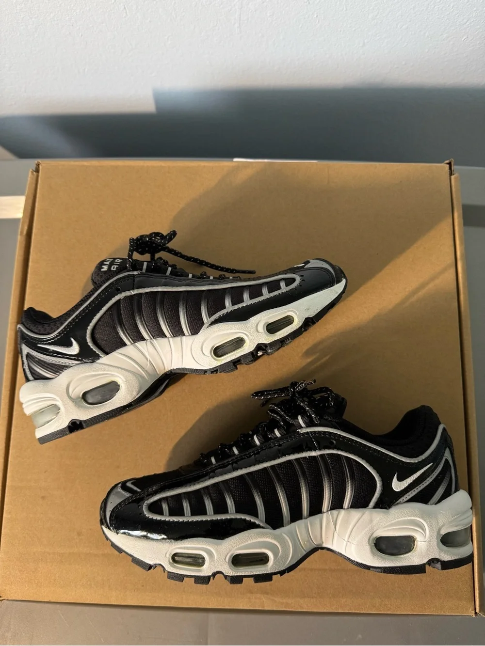 Nike Black and White Air Max Tailwind Size 7.5